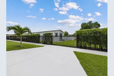 3930 W 2nd Ave, Hialeah, FL 33012 - Photo 2