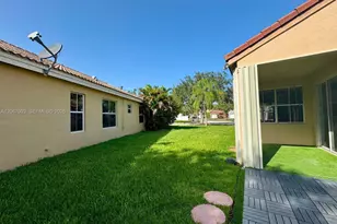 825 Falling Water Rd, Weston, FL 33326 - Photo 18