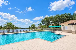 825 Falling Water Rd, Weston, FL 33326 - Photo 20