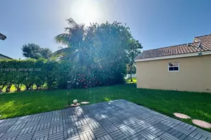 825 Falling Water Rd, Weston, FL 33326 - Photo 18