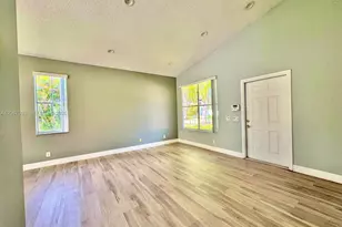 825 Falling Water Rd, Weston, FL 33326 - Photo 4