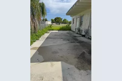 134 SW 3rd Ct #134, Homestead, FL 33030 - Photo 10