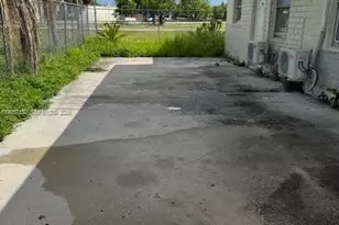 134 SW 3rd Ct, Homestead, FL 33030 - Photo 10