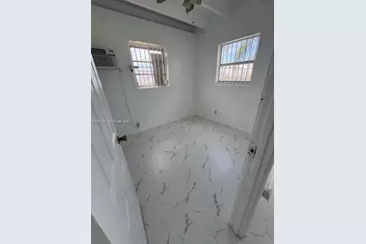 136 SW 3rd Ct #136, Homestead, FL 33030 - Photo 8