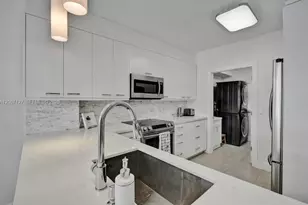18100 N Bay Rd, Sunny Isles Beach, FL 33160 - Photo 20