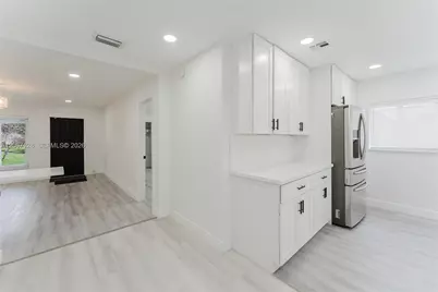 481 NE 51st St, Oakland Park, FL 33334 - Photo 10