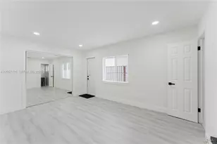 481 NE 51st St, Oakland Park, FL 33334 - Photo 14