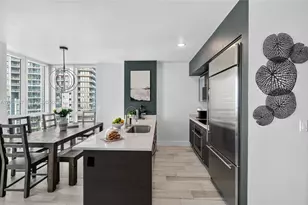55 SE 6th St, Miami, FL 33131 - Photo 4