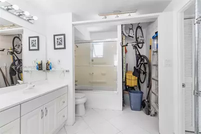 401 Ocean Dr #316, Miami Beach, FL 33139 - Photo 12