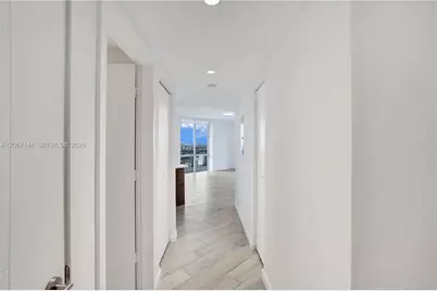1010 SW 2nd Ave #1708, Miami, FL 33130 - Photo 16