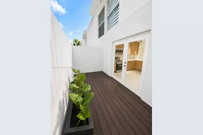 1220 Euclid Ave #2, Miami Beach, FL 33139 - Photo 12