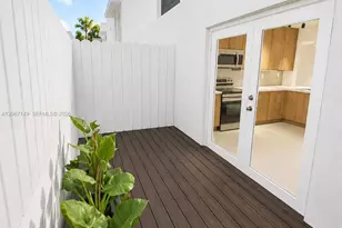 1220 Euclid Ave, Miami Beach, FL 33139 - Photo 12