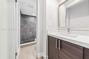 6480 E Miami Lakes Dr E, Miami Lakes, FL 33014 - Photo 14