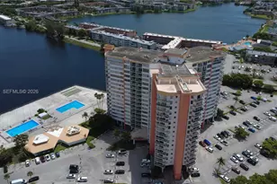 1351 NE Miami Gardens Dr, Miami, FL 33179 - Photo 22