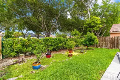 1430 SE 18th Ter, Homestead, FL 33035 - Photo 18
