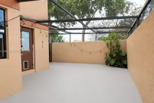 11263 SW 9th Ct, Pembroke Pines, FL 33025 - Photo 12