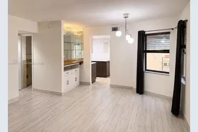 11263 SW 9th Ct, Pembroke Pines, FL 33025 - Photo 2