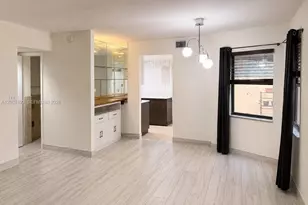 11263 SW 9th Ct, Pembroke Pines, FL 33025 - Photo 2