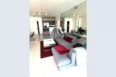 325 S Biscayne Blvd #4214, Miami, FL 33131 - Photo 2