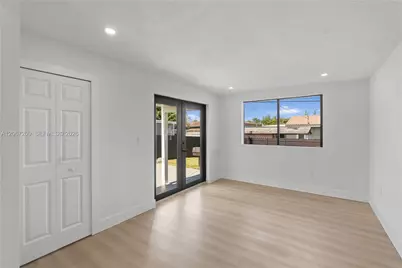 31 W 64th St, Hialeah, FL 33012 - Photo 12