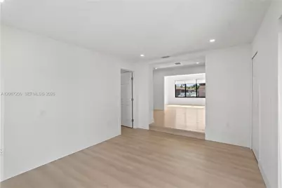 31 W 64th St, Hialeah, FL 33012 - Photo 14