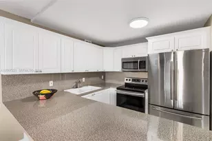 401 Ocean Dr, Miami Beach, FL 33139 - Photo 24