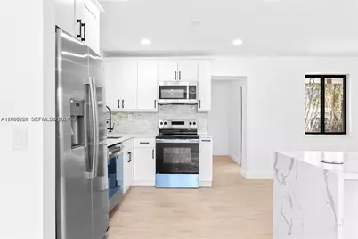 14171 SW 37th Ct, Davie, FL 33330 - Photo 2