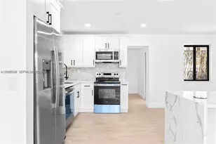 14171 SW 37th Ct, Davie, FL 33330 - Photo 2