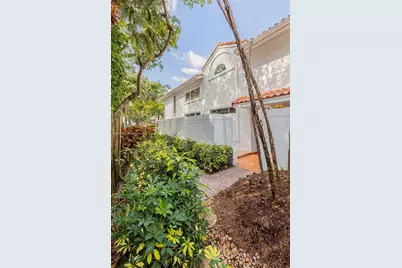 20935 NE 37th Ct, Aventura, FL 33180 - Photo 4