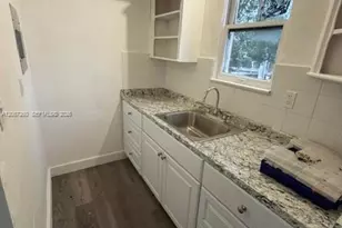 625 NE 86th St, Miami, FL 33138 - Photo 6