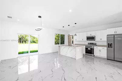 718 718 Robert Ave, Lehigh Acres, FL 33936 - Photo 8