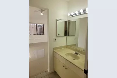 8075 NW 71st Ct, Tamarac, FL 33321 - Photo 14
