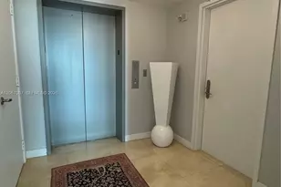 1331 Brickell Bay Dr, Miami, FL 33131 - Photo 2