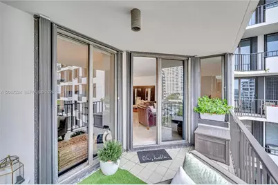 520 Brickell Key Dr #A1012, Miami, FL 33131 - Photo 18