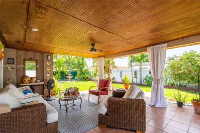 990 W 56th St, Hialeah, FL 33012 - Photo 38