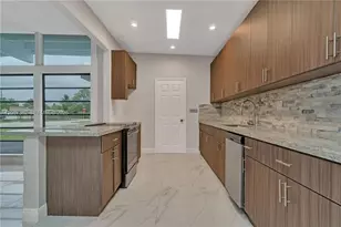 486 W Evanston Cir, Fort Lauderdale, FL 33312 - Photo 2