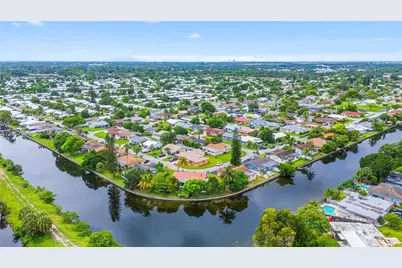 6605 NW 77th St, Tamarac, FL 33321 - Photo 2