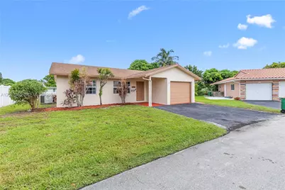 6605 NW 77th St, Tamarac, FL 33321 - Photo 14