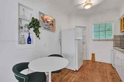 717 Espanola Way #204, Miami Beach, FL 33139 - Photo 6