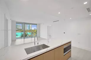 2411 Laguna Cir, Miami, FL 33181 - Photo 6