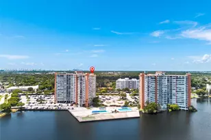 1351 NE Miami Gardens Dr, Miami, FL 33179 - Photo 38
