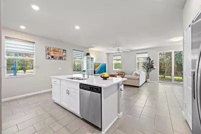 1616 Lindley St, Mangonia Park, FL 33407 - Photo 6
