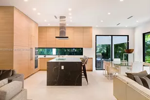 1015 NE 114th St, Biscayne Park, FL 33161 - Photo 6