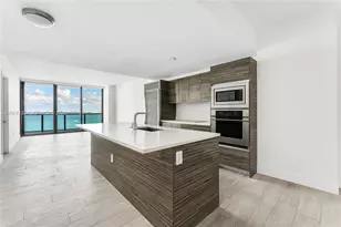 460 NE 28th St, Miami, FL 33137 - Photo 1