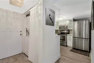 2600 Collins Ave, Miami Beach, FL 33140 - Photo 6