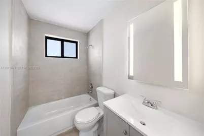 1345 W 28th St #5, Hialeah, FL 33010 - Photo 20