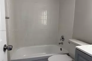 1345 W 28th St, Hialeah, FL 33010 - Photo 16