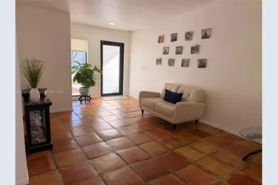 6641 NW 174th Ter, Hialeah, FL 33015 - Photo 8