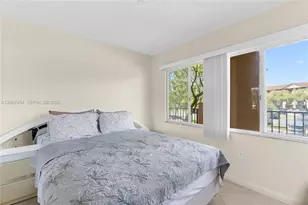 13705 SW 12th St, Pembroke Pines, FL 33027 - Photo 14