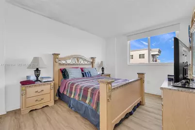 5091 NW 7th St #PH-02, Miami, FL 33126 - Photo 24